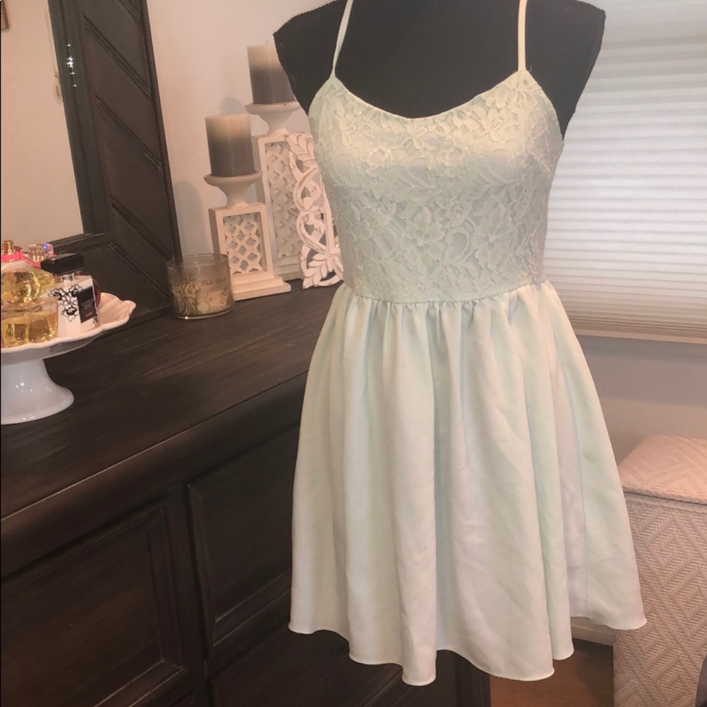 H&M Dress. - Picture 2 of 3